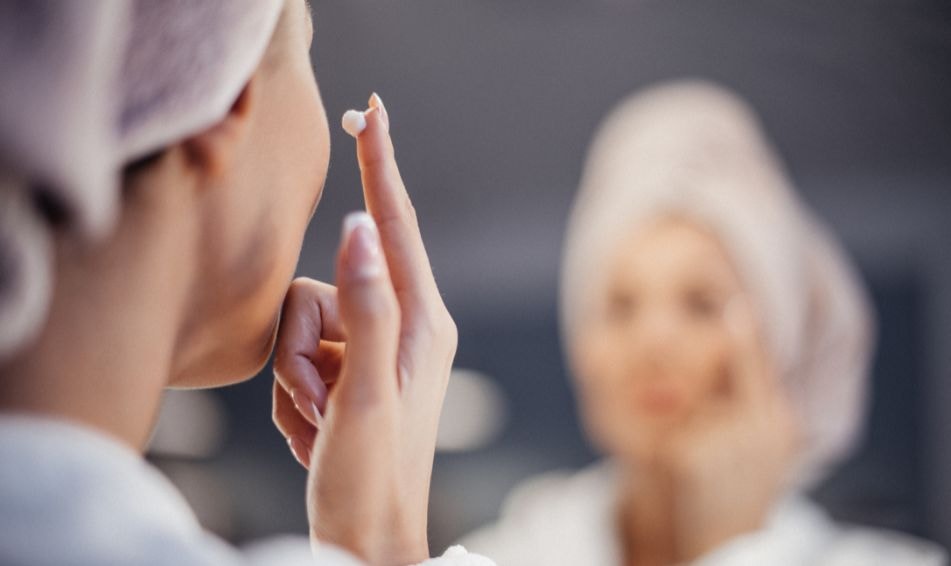 topical numbing cream application : topical anesthetics